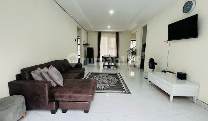 House With Swimming Pool Setiabudi Regency Near Pondok Hijau Bandung 2