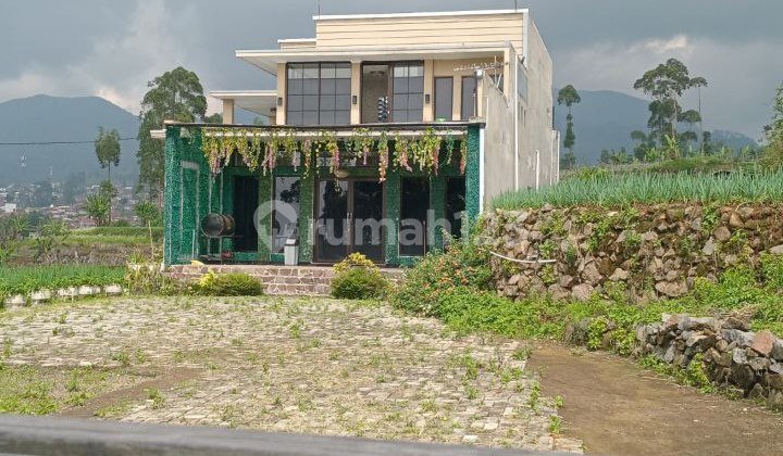 Villa House + Garden with Mountain View in Ciwidey Area, South Bandung