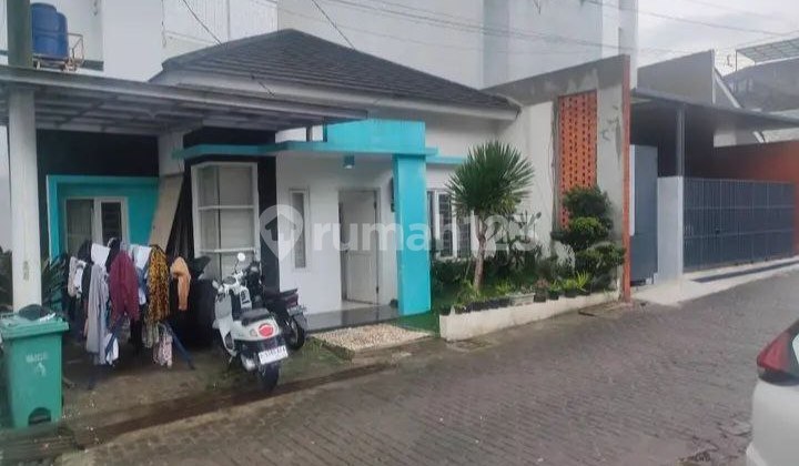 Rumah Sejuk Kolonel Masturi Dekat Lembang Bandung Rumah Sejuk Kolonel Masturi Dekat Lembang Bandung