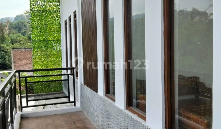 Rumah Minimalis dan Siap Huni yang Lokasinya di Daerah Padasuka, 2 KM Dari Saung Angklung Udjo