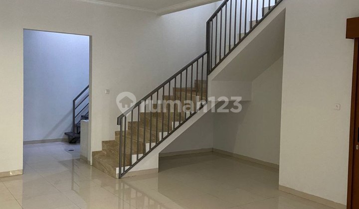 New Batununggal Indah House Near Suryalaya, Bandung Twin