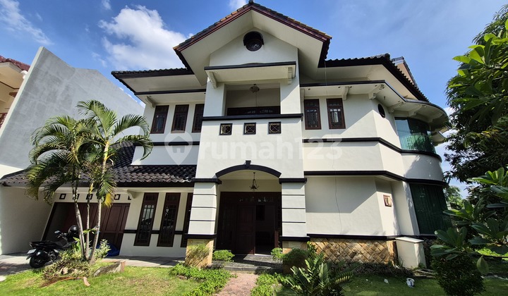 Rumah Villa Regensi Classic Strategis Pinggir Jalan Depan Pakuwon Mall Strategis Cocok Untuk Kantor Gudang Dan Tempat Tinggal Rumah Villa Regensi Classic Strategis Pinggir Jalan Depan Pakuwon Mall Strategis Cocok Untuk Kantor Gudang Dan Tempat Tinggal