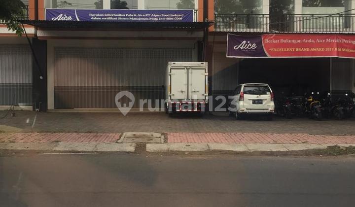 Strategic Ahmad Yani Shop House Bondowoso 2