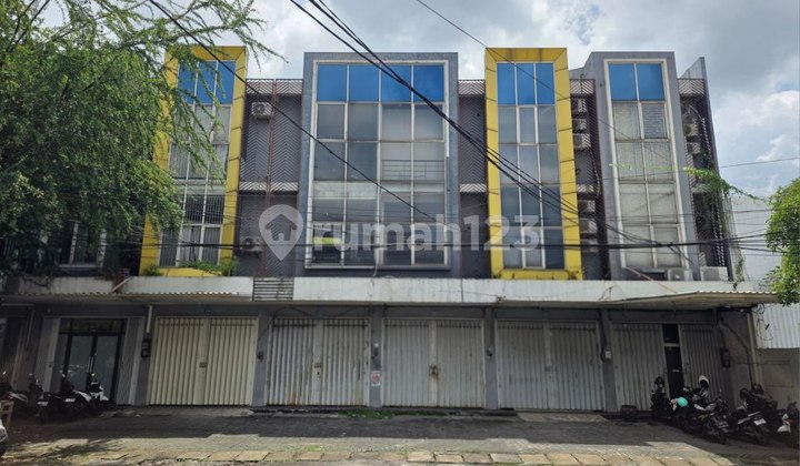 Strategic Dharmahusada Shop House 1