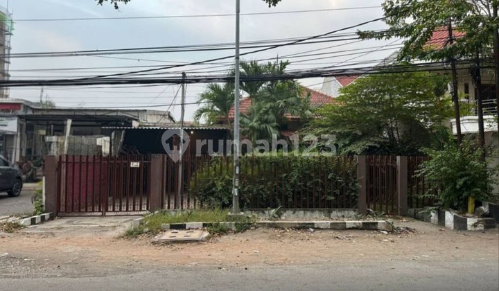 Tenggilis Mejoyo Grand House Strategic 1