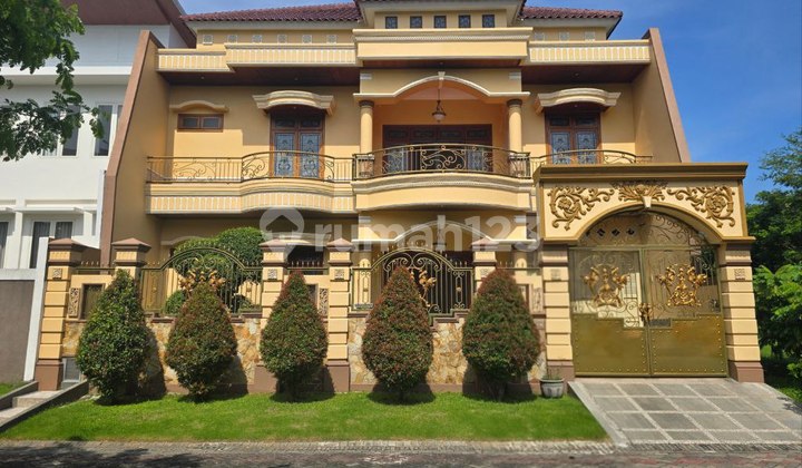 Royal Villa House in Pakuwon City STRATEGIC, READY TO OCCUPY 1