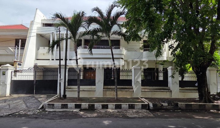 Dharmahusada Indah House, Strategic Boulevard, 2 Carports, 4 Garages 1