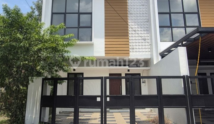 Rumah Darmo Harapan New Minimalis Carport 2 1