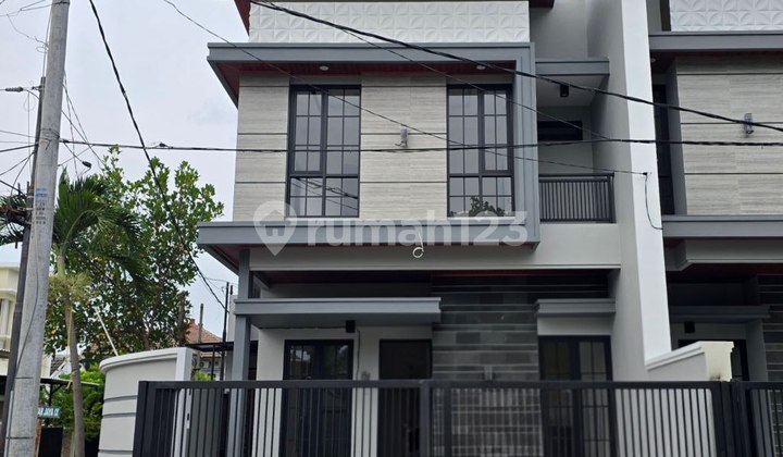 Rumah Manyar Jaya NEW MINIMALIS ROW 4 MOBIL 1