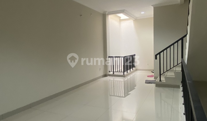  Ruko di Green Lake City 286 m² Unfurnished 4
