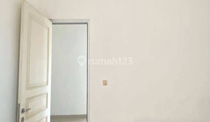  Rumah Unfurnished Bagus di Green Lake City 2