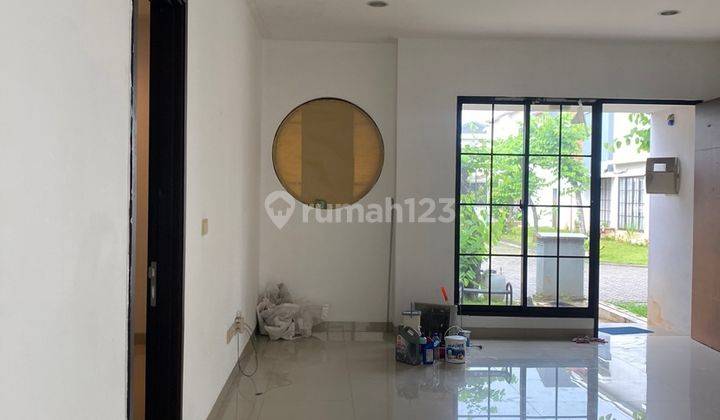  Rumah Unfurnished Bagus di Green Lake City 2