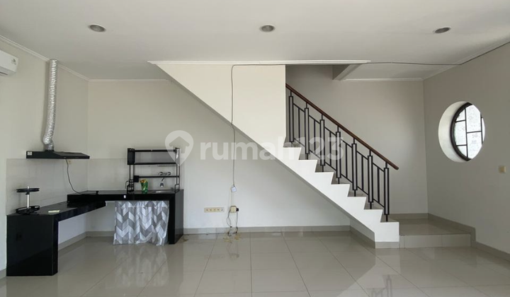 For Rent Nice Corner House Ready to Occupy Nice!!!