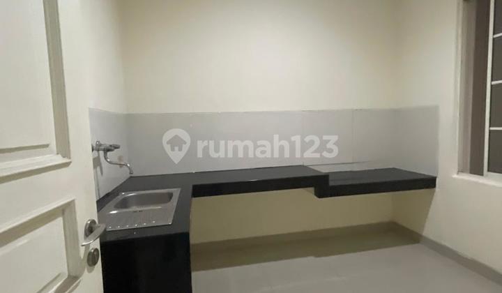 Disewakan Rumah Murah Dua Lantaii di Green Lake City 2