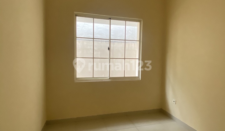 Disewakan Rumah Hoek Murah Meriahhh Bagus 2