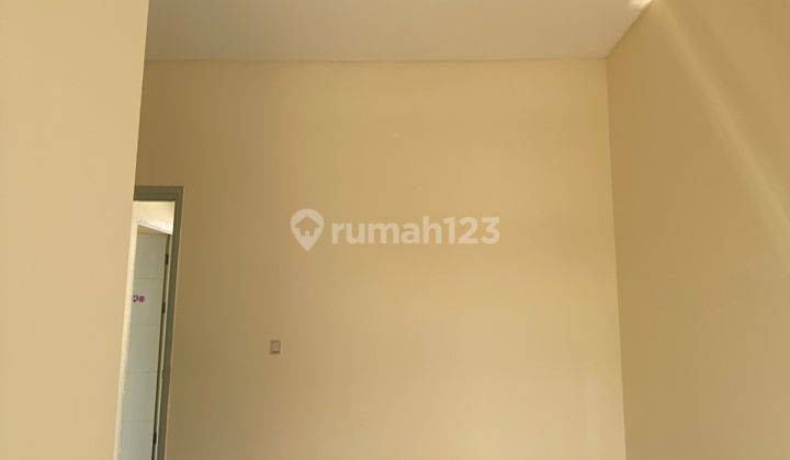  Rumah Kontrakan Unfurnished di Green Lake City 2