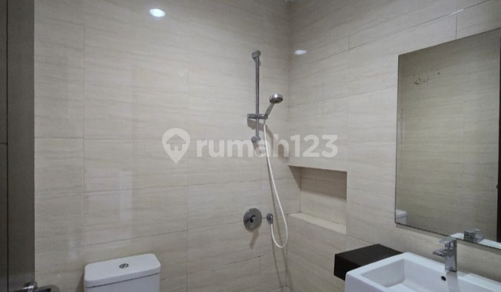 Disewakan Rumah Bagus 4Kt Siap Hunii di Green Lake City 2