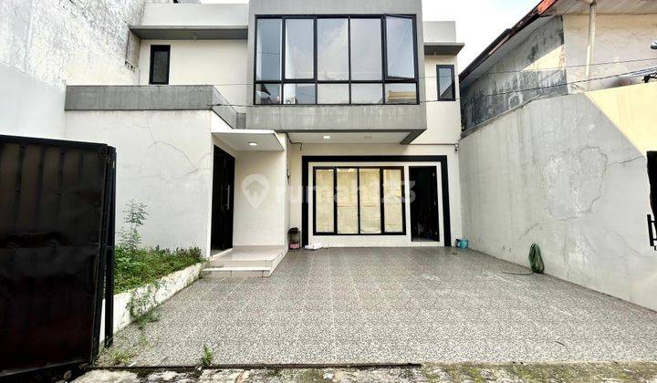 Siap Ditempati, Brand New House Dekat Taman di Tebet Dalam 1