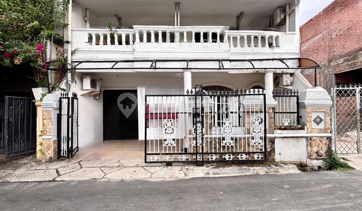 Cocok Punya Mobil Banyak & Banyak Tamu Area Premium Tebet Barat