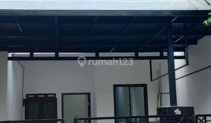 Dijual Rumah Cantik Minimalis dua Lantai Di Kampung Ambon 1