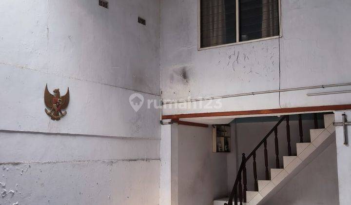 Rumah Tua Terawat Dalam Kompleks Harapan Baru Regency Bekasi 2