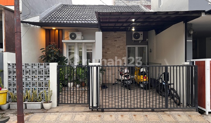 Ready-to-Occupy Compact House in Nusaloka BSD Ready-to-Occupy Compact House in Nusaloka BSD