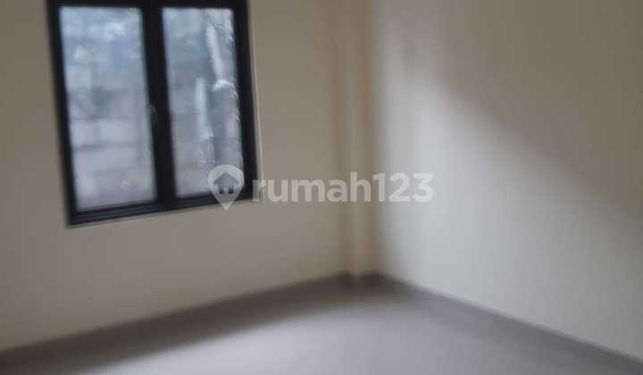 Rumah Siap Huni Di Taman Chrysant Bsd Tangerang Selatan 2