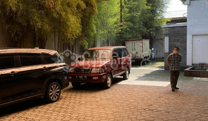 Rumah Bisa Bikin Usaha Maju,lokasi Strategis di Sudirman Bandung 1