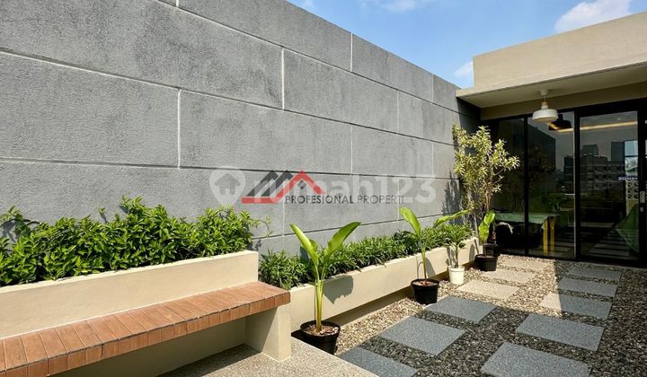 Ruko Mewah Strategis di Jalan Utama Area Kebayoran Baru, Jakarta Selatan Ruko Mewah Strategis di Jalan Utama Area Kebayoran Baru, Jakarta Selatan