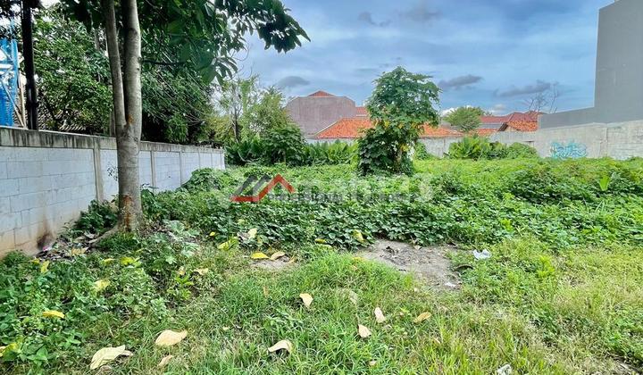 Tanah Persegi Rata Matang Siap Bangun Posisi Tinggi. Tanah Persegi Rata Matang Siap Bangun Posisi Tinggi.