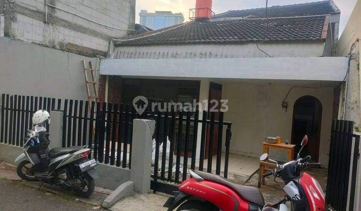 Rumah Sudah Renovasi, Dekat Fasilitas Olahraga Rptra 2