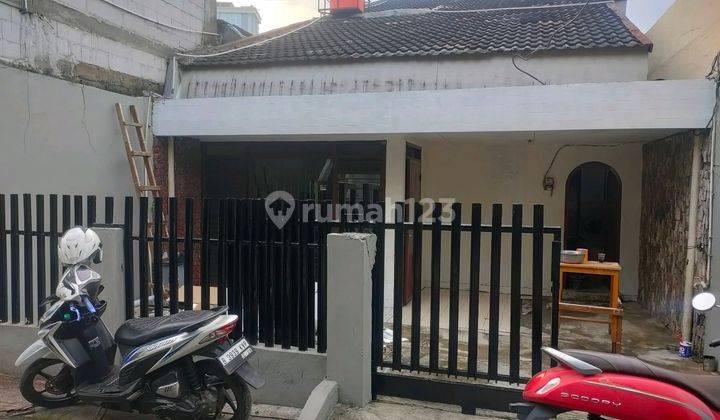 Rumah Sudah Renovasi, Dekat Fasilitas Olahraga Rptra 1