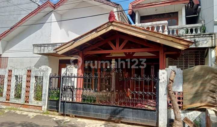 Strategis, Depan Sma Negeri 47 dan Smp Negeri 161