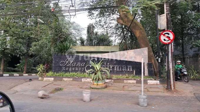 Jual rumah siap huni di Istana regency Sudirman bandung