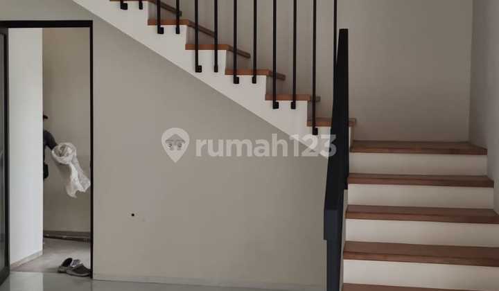 New house in Sekelimus, Buah Batu, Bandung. 2