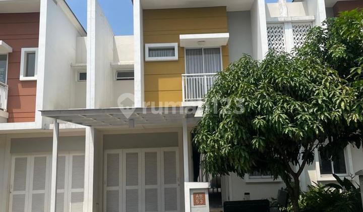 Sell minimalist house in Summarecon Bandung