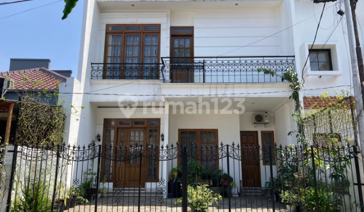 Rumah bagus design classic sayap riau bandung Rumah bagus design classic sayap riau bandung