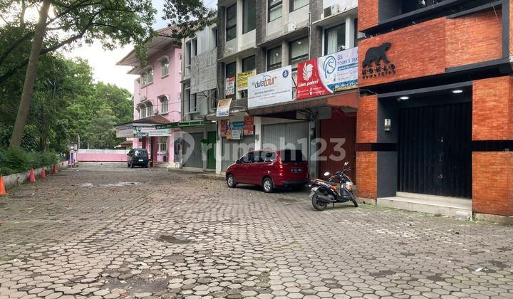 Cheapest 3-story shop house in Sayap Riau, Bandung 1