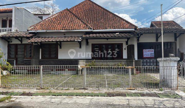 Rumah belanda ex kantor sayap riau bandung 1