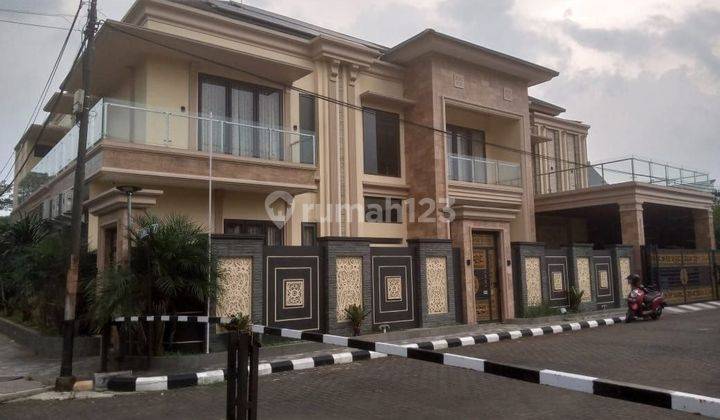 Rumah Lux Fully Furnished Ada Kolam Renang Grand Sharon, Bandung 2