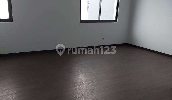 Zora House BSD Kiyomi Hoek Type Area 15x20m² 3 Floors Brand New
