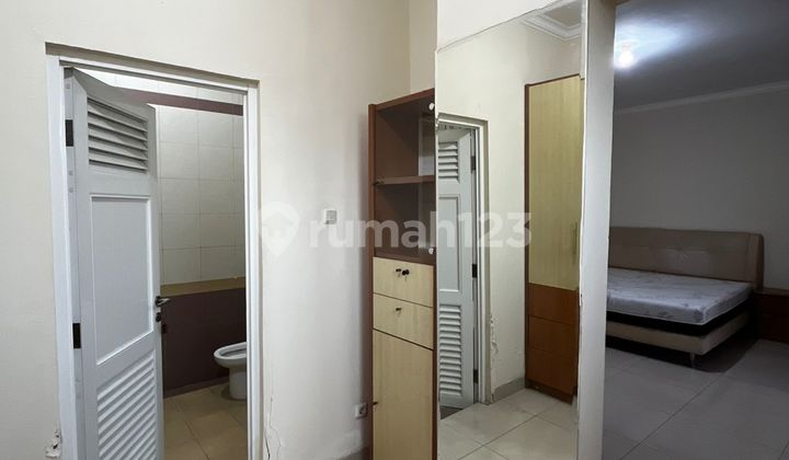 Rumah Pik Flamboyan 12x23m2 2,5 Lantai Full Furnished Siap Huni 2