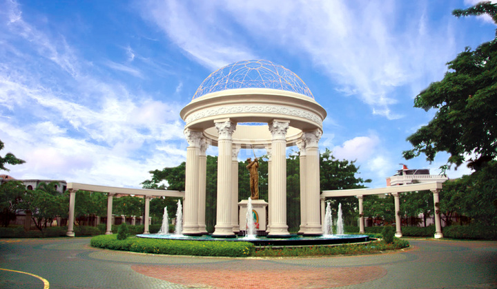 Rumah Townhouse Emerald Pik 8x14m2 3 Lantai SHM Timur Siap Huni