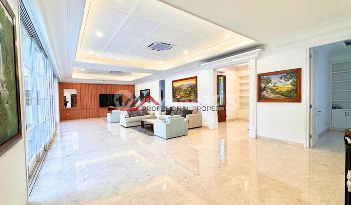 Rumah Mewah Baru Dilengkapi Lift Lokasi Premium Area Kemang Dalam 2