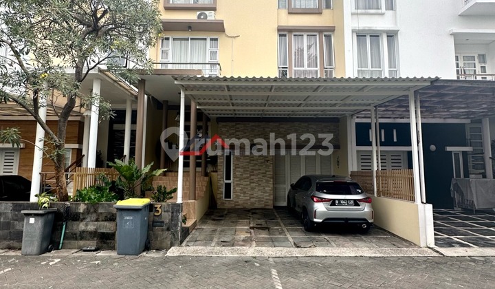 Ready-to-Occupy House in Cluster Near MRT Station in Cipete 2