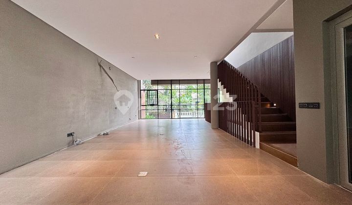 Rumah Baru Dilengkapi Private Lift Lokasi Strategis Di Kemang 2