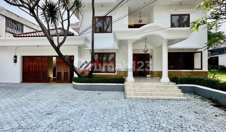 Rumah Siap Huni Halaman Luas Lokasi Premium Area Kemang Dalam Rumah Siap Huni Halaman Luas Lokasi Premium Area Kemang Dalam