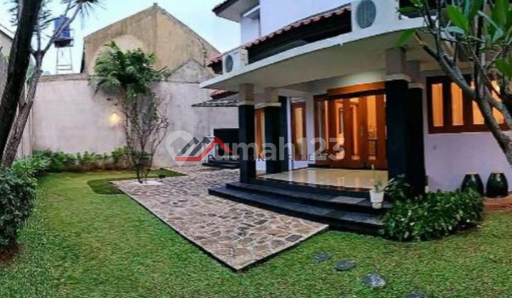 Strategic House in Lebak Bulus Complex Area, South Jakarta