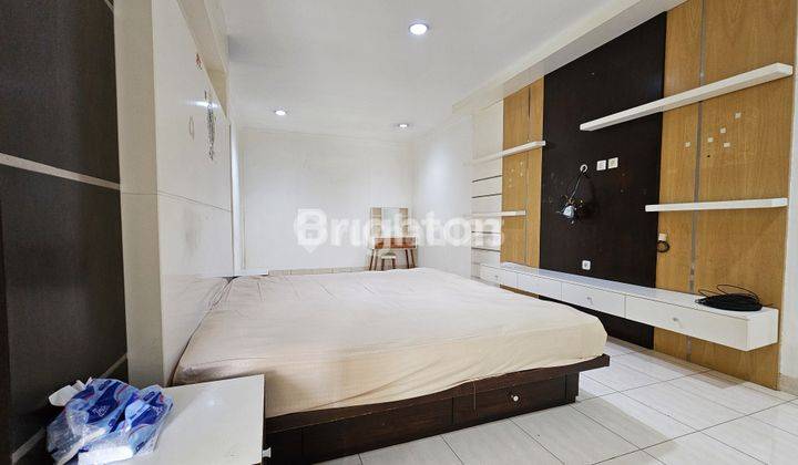 DISEWAKAN RUMAH 2 LANTAI SEMI FURNISH DI KELAPA GADING 2