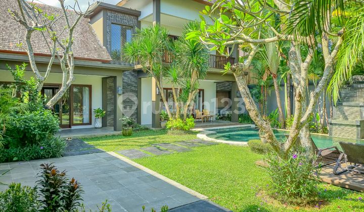 Luxury Tropical 3-Bedroom Villa in the Heart of Berawa 2